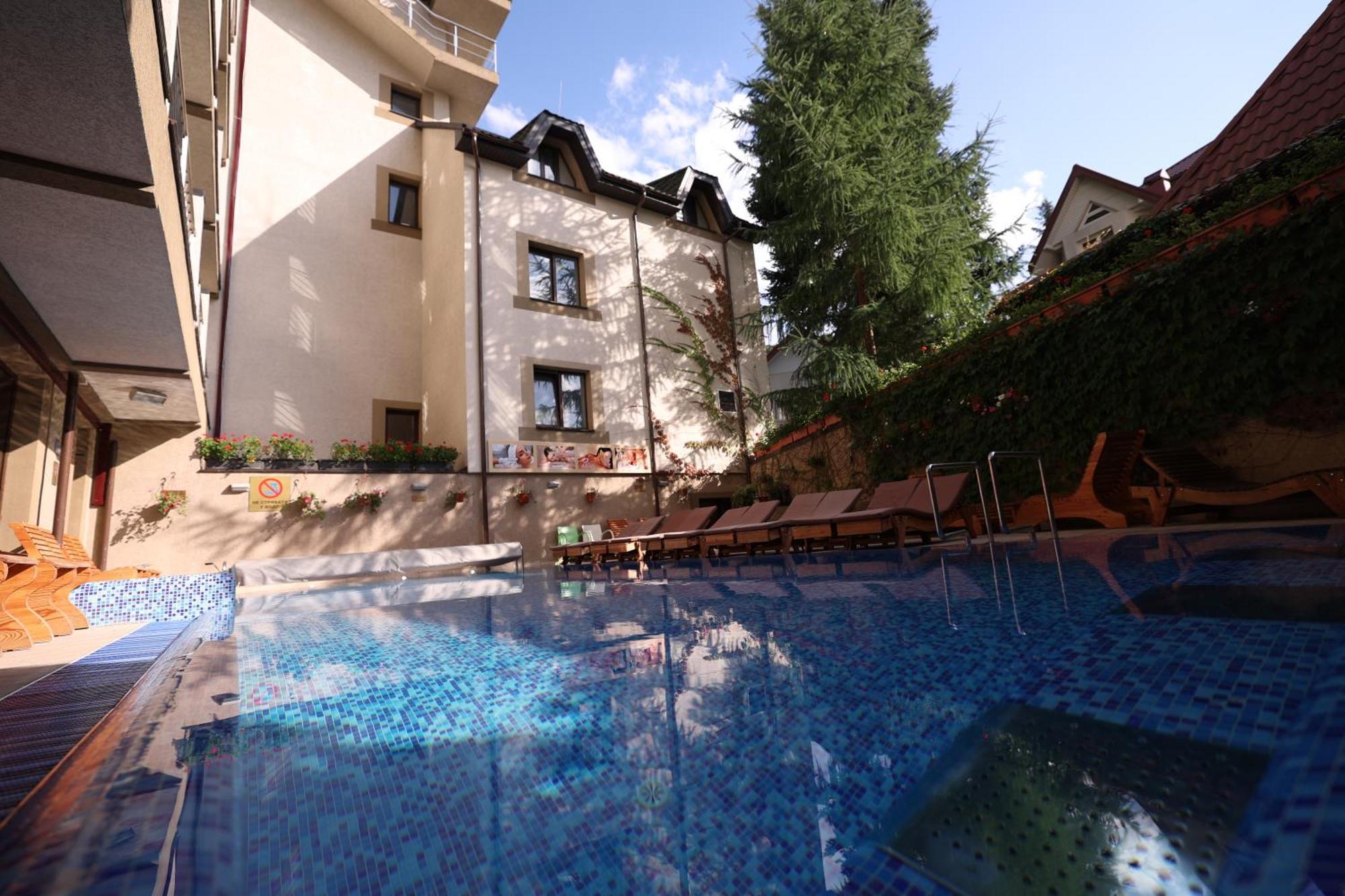 Romantik Spa Hotel Yaremche Dış mekan fotoğraf